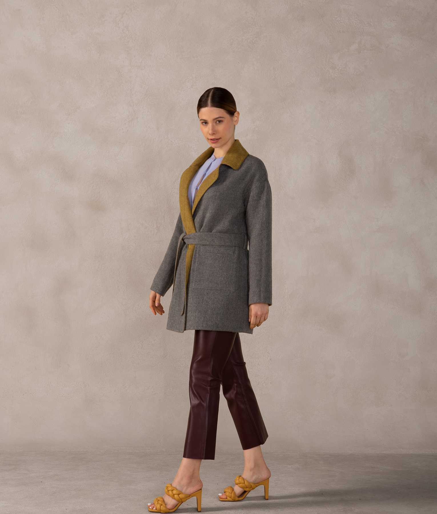 Abrigo Wrap Reversible - gadget gris y olivenita
