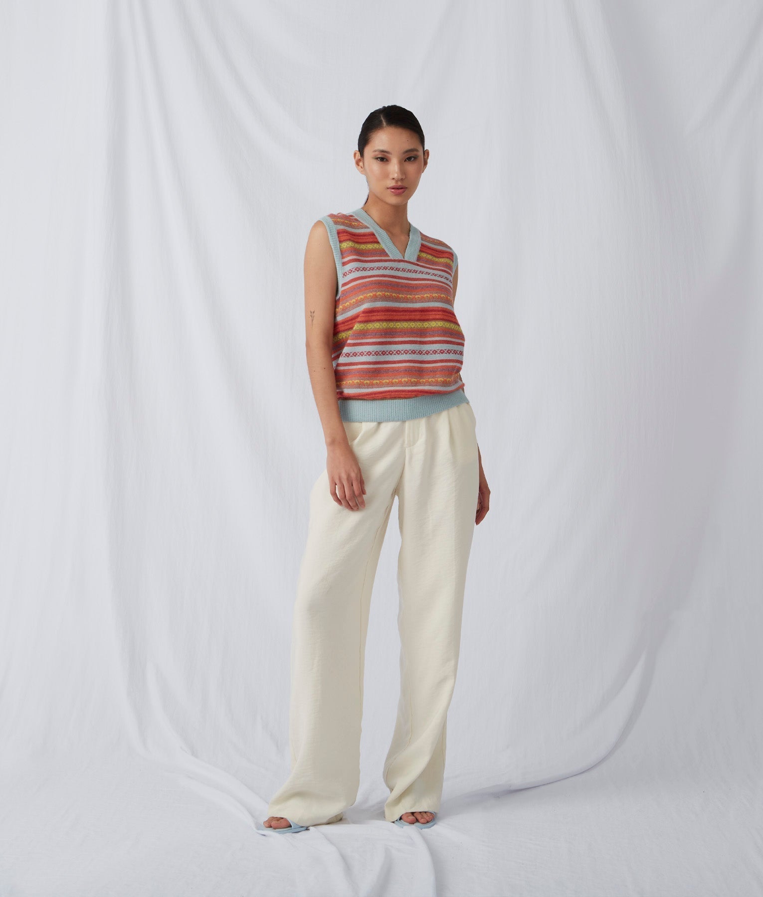 Chaleco Con Cuello En V De Rayas Jacquard - Resplandor Azul Y Naranja