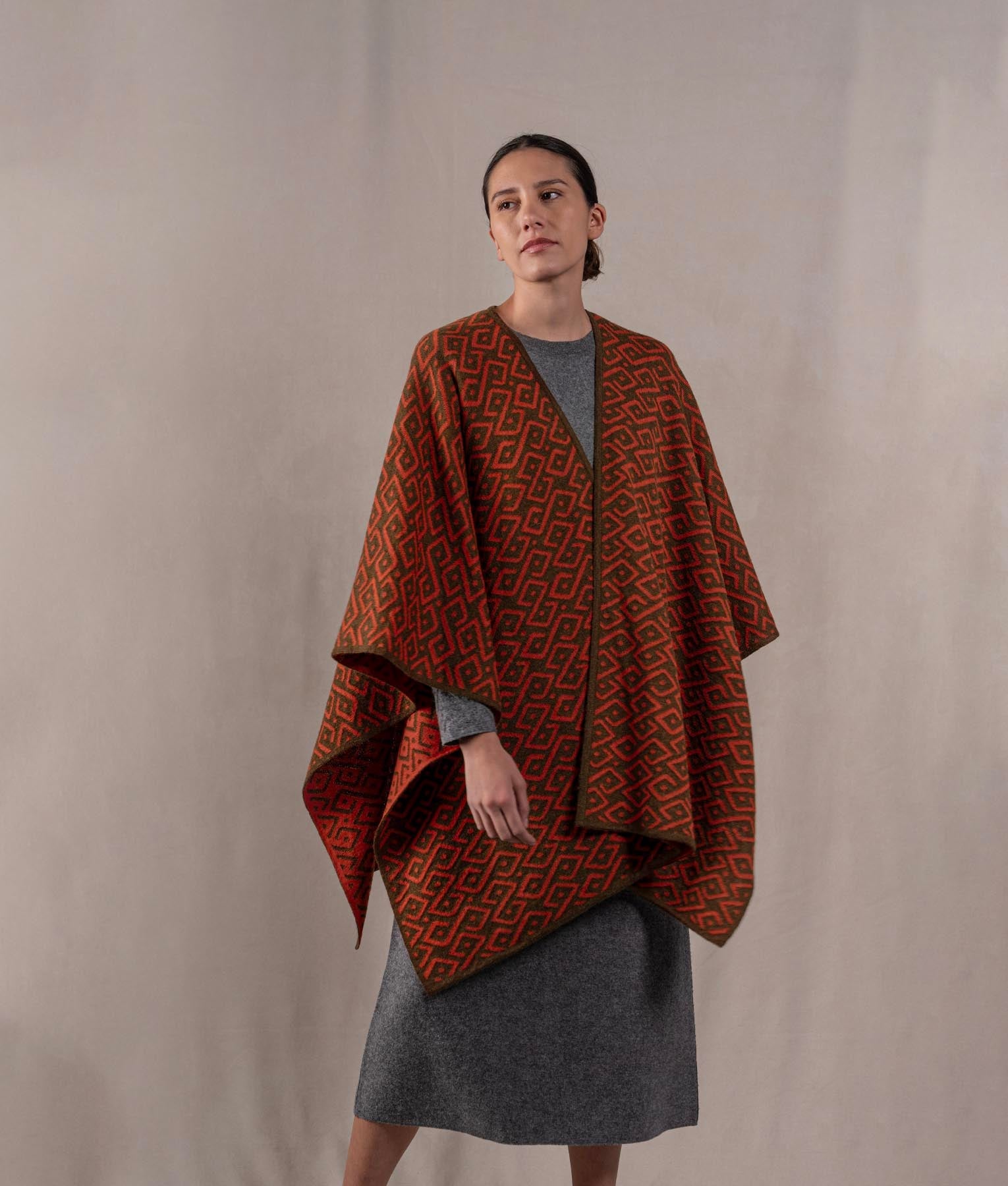 Capa Gala - Marrón Olivo Oscuro Y Rojo Terracota