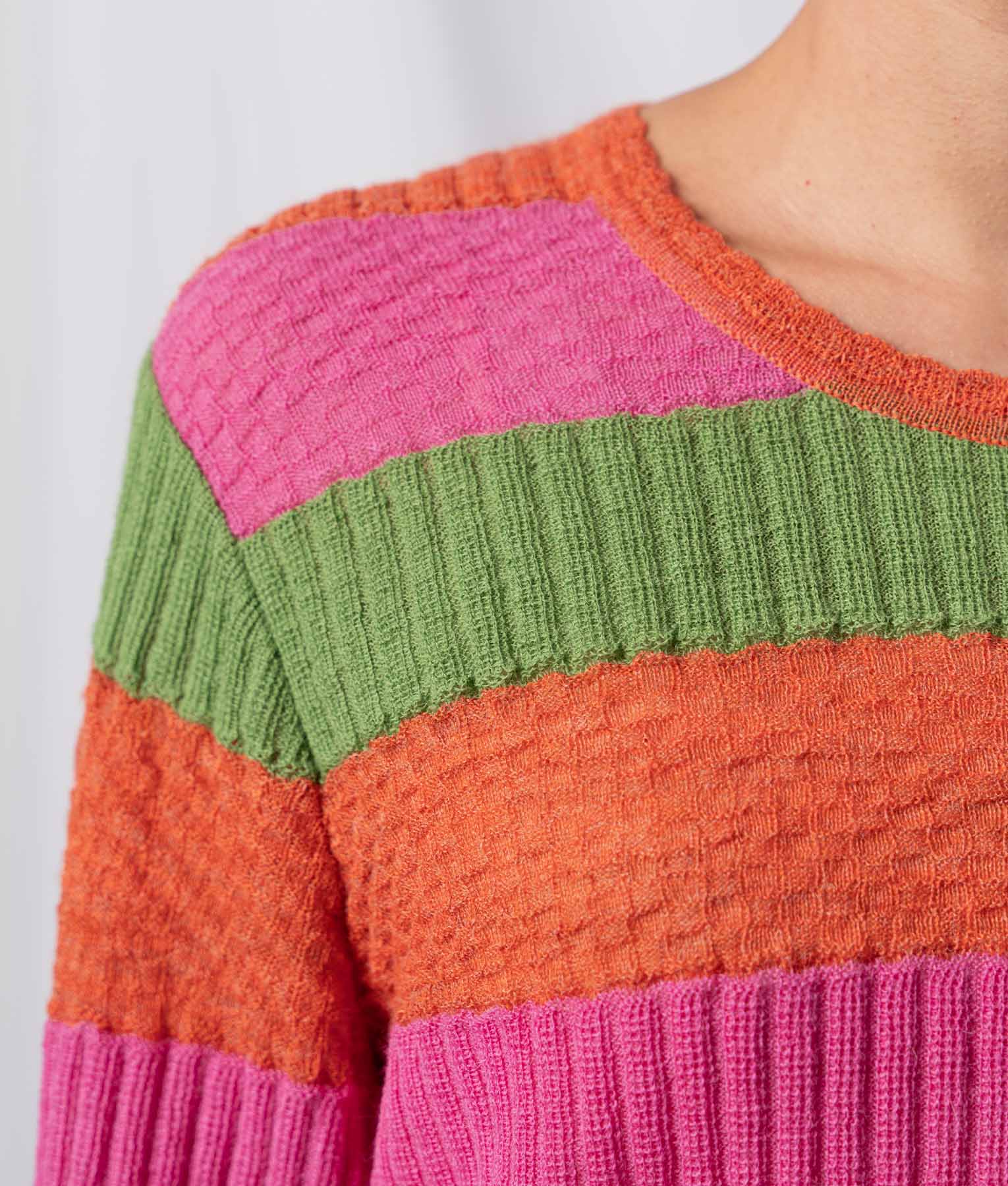 Chompa A Rayas Con Cuello Redondo - Naranja Óxido Y Fucsia