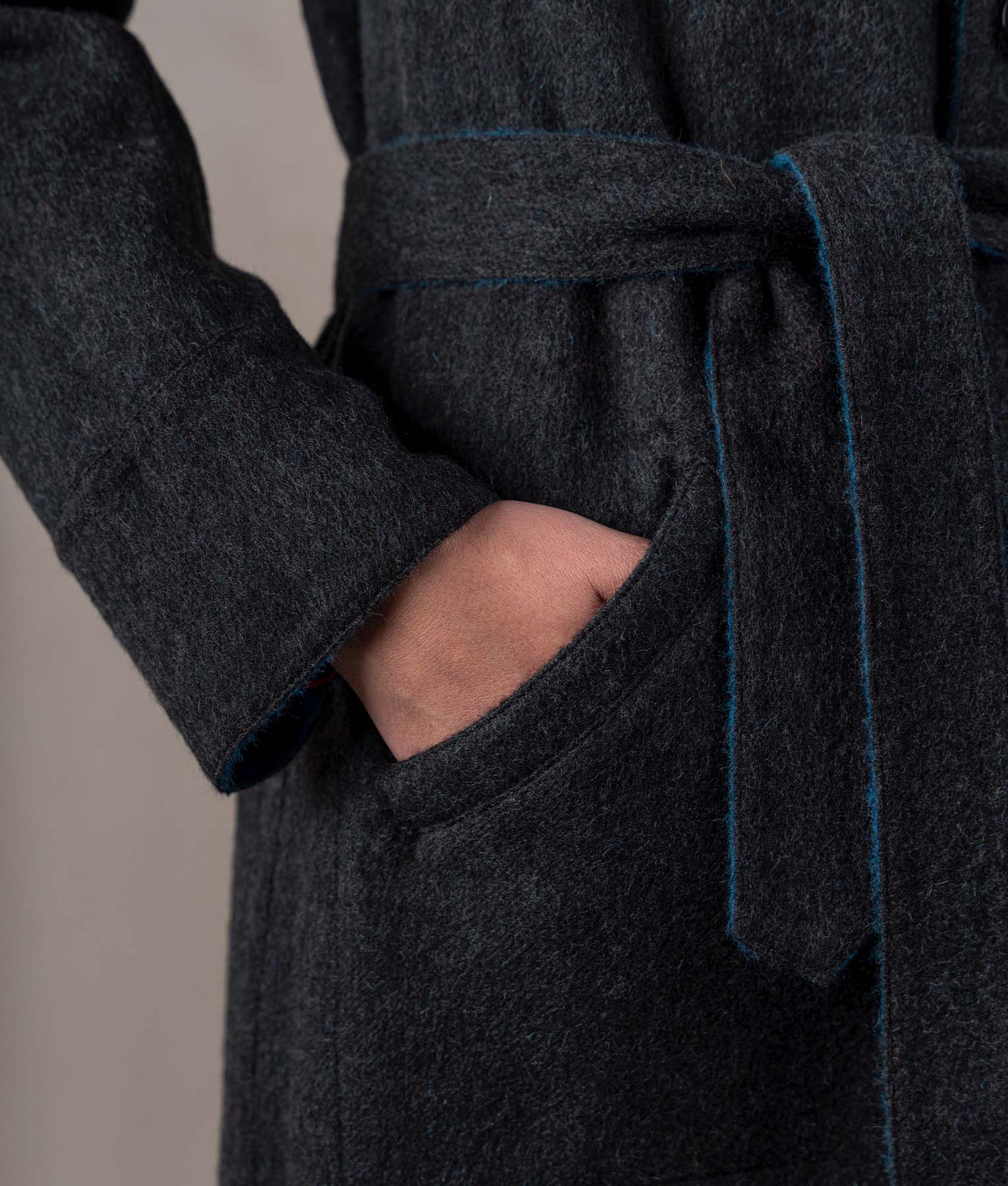 Abrigo Oversize Reversible Con Cinturón - Azul Petróleo Y Gris Oscuro