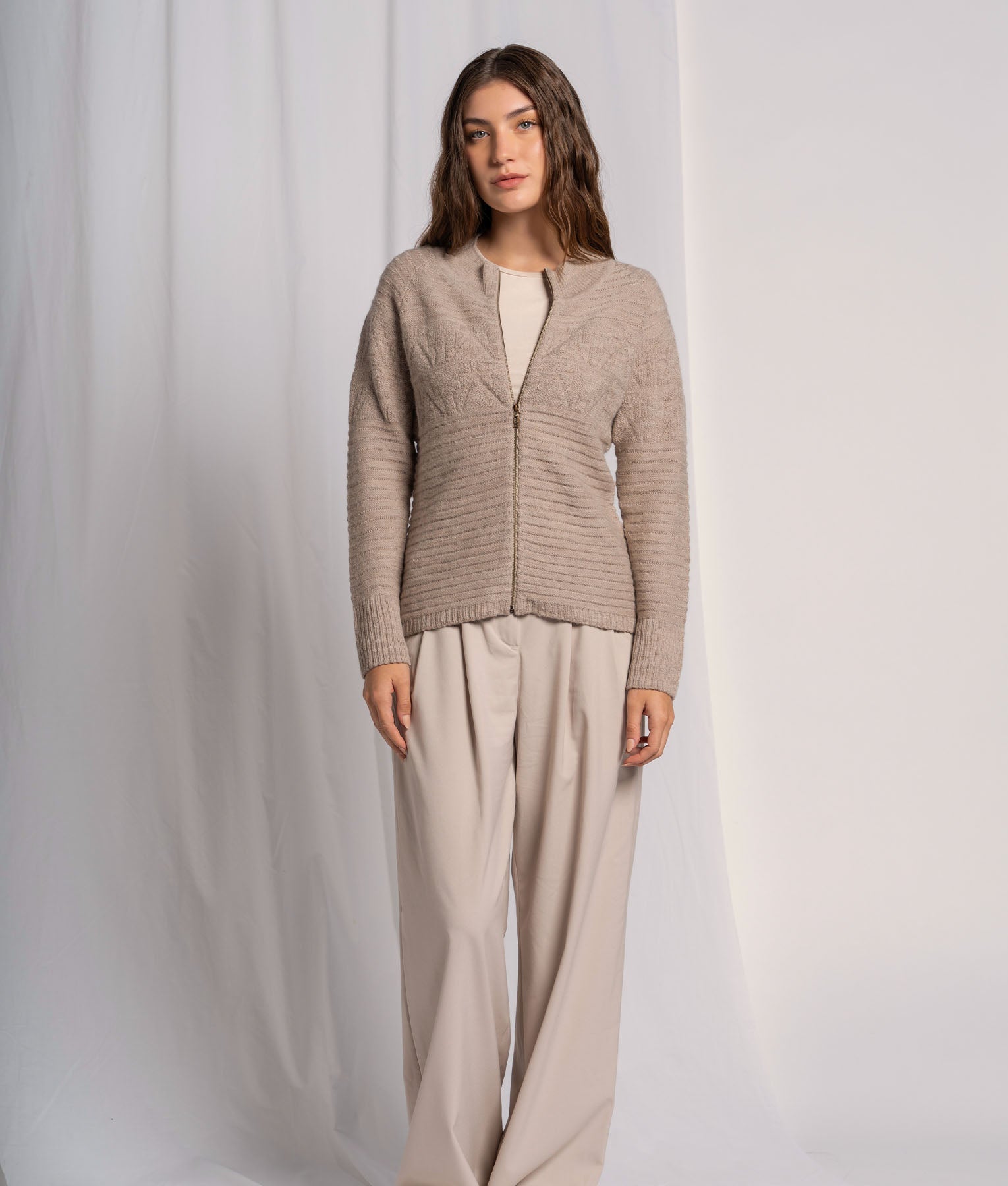 Cardigan Cuello Alto Con Diseños En Arcilla