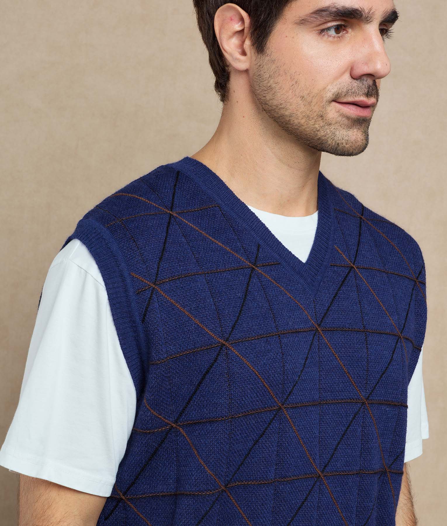Chaleco Bordado Cuello V