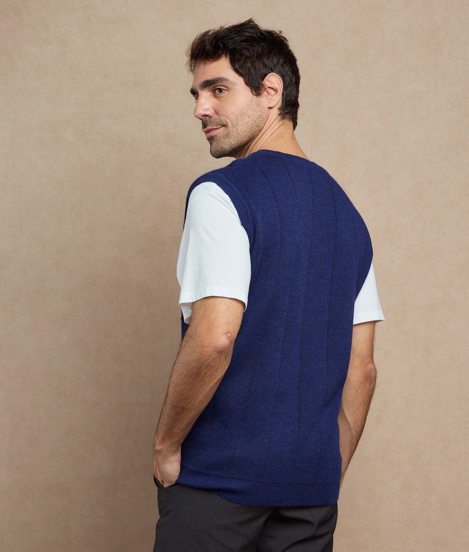 Chaleco Bordado Cuello V