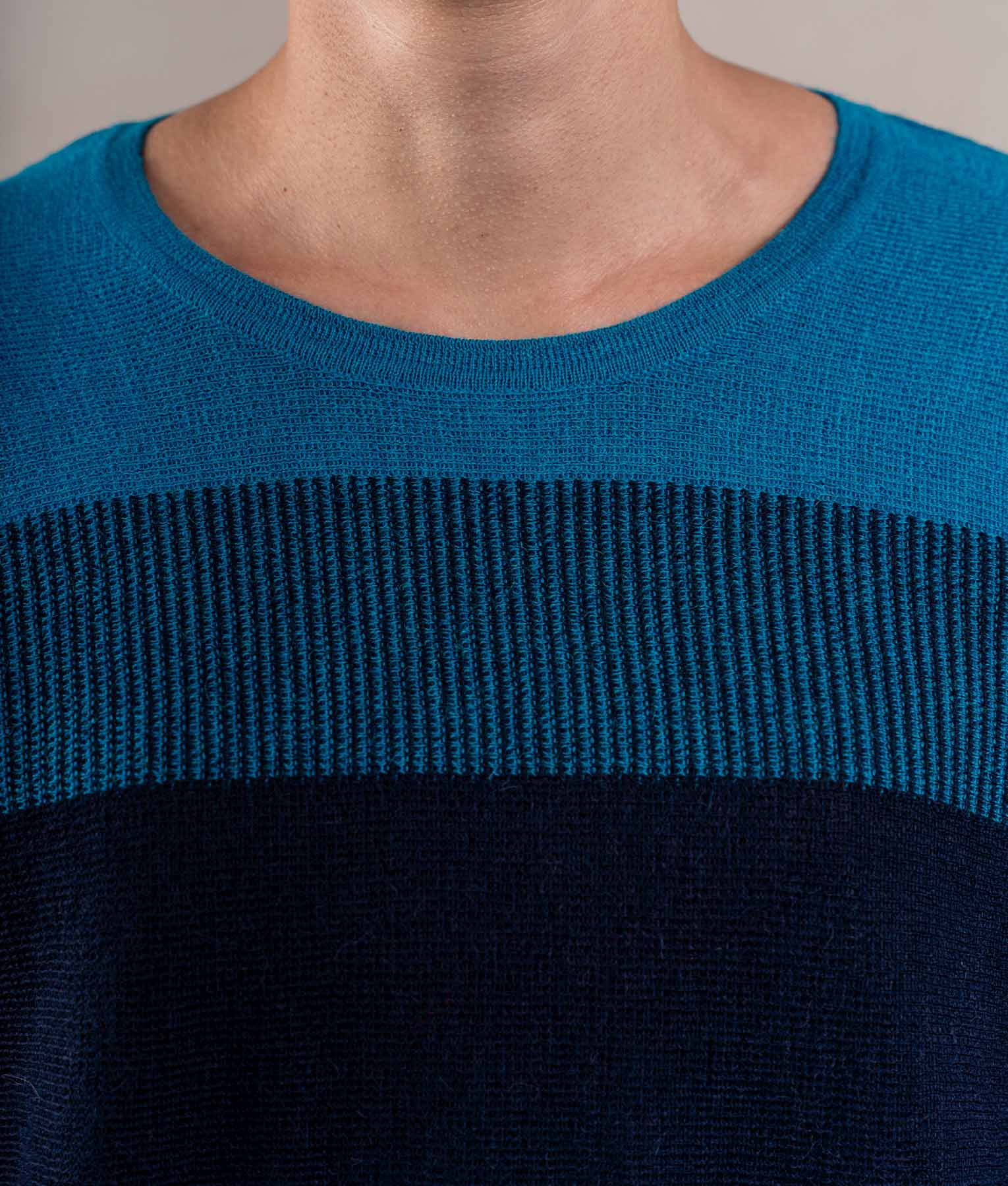 Chompa Easy Fit Suelta - Azul Petróleo Y Azul Noche