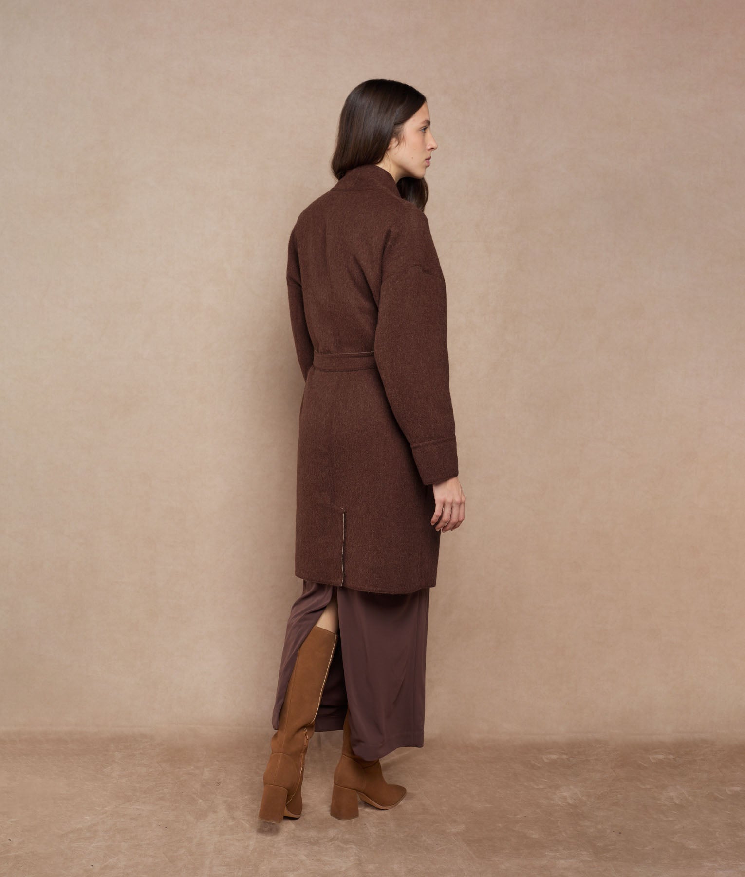 Abrigo Envolvente Reversible - marron rojizo y crema de almendra
