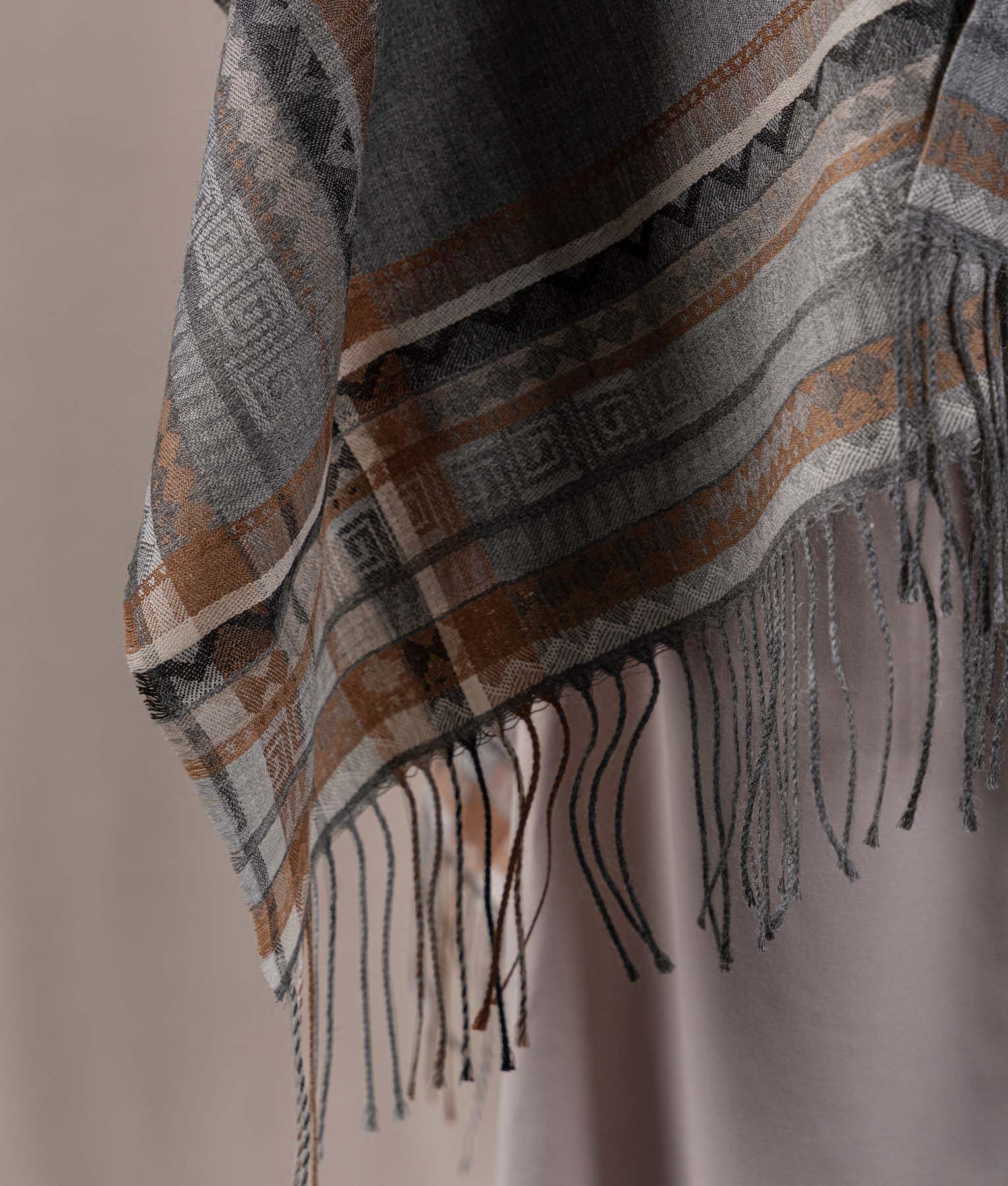 Capa Jacquard El Pueblo - Gris Medio Oscuro