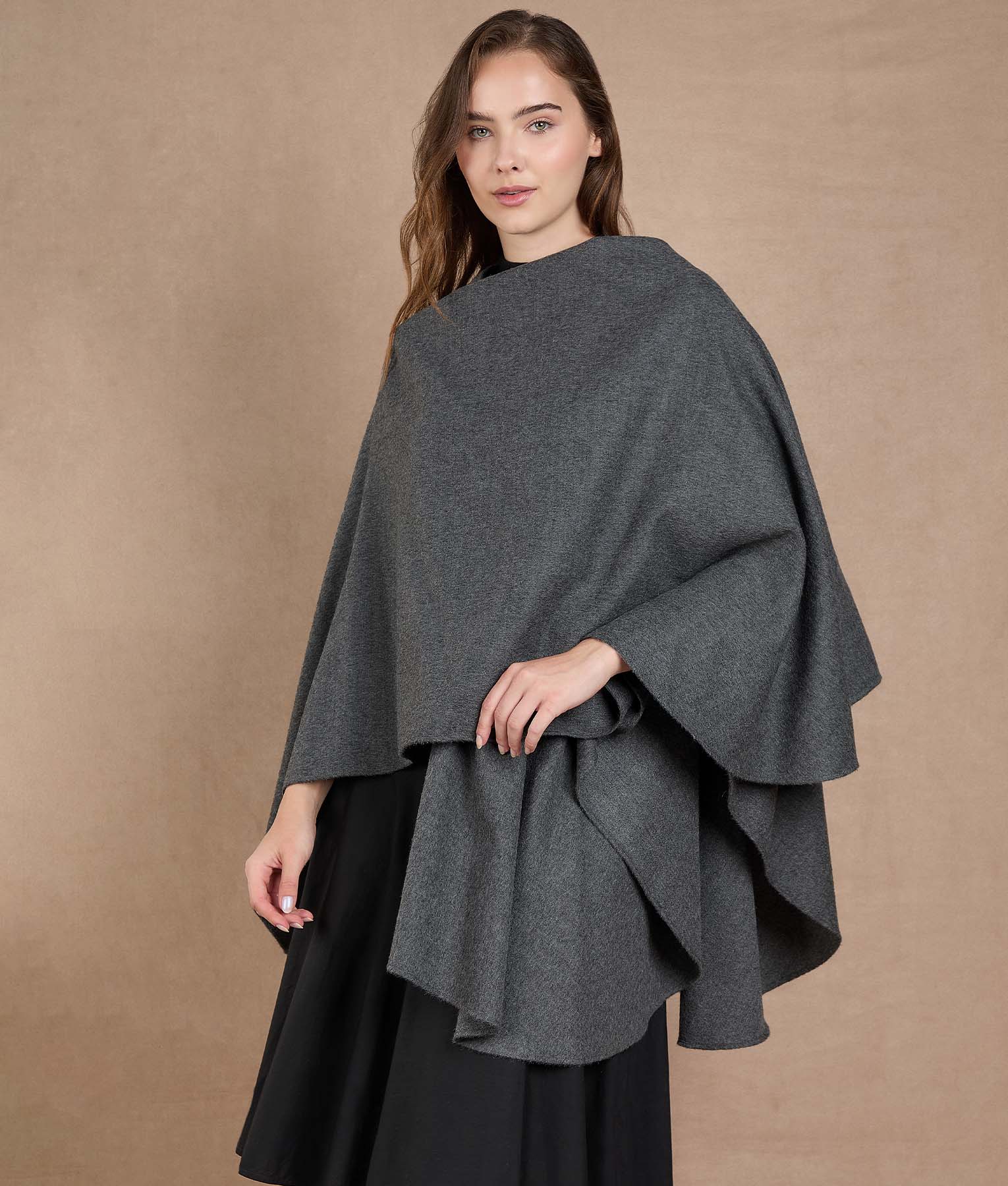 Ruana Baby Alpaca - Perla Ahumada