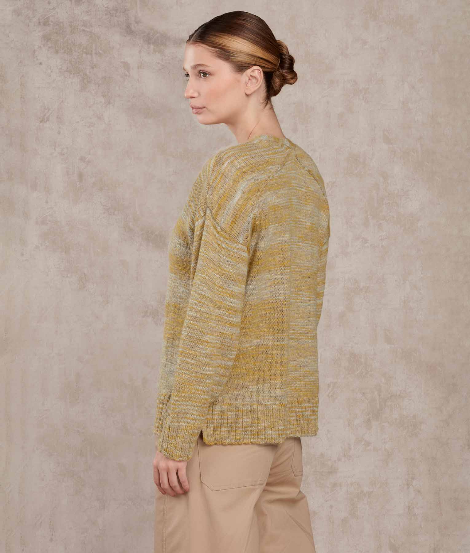 Chompa Con Cuello V Oversized - Jilguero Y Blanco Brillante