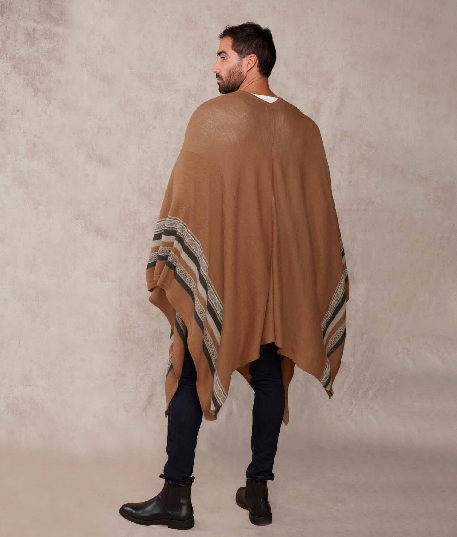 Poncho Montañero - Ardilla Y Espresso