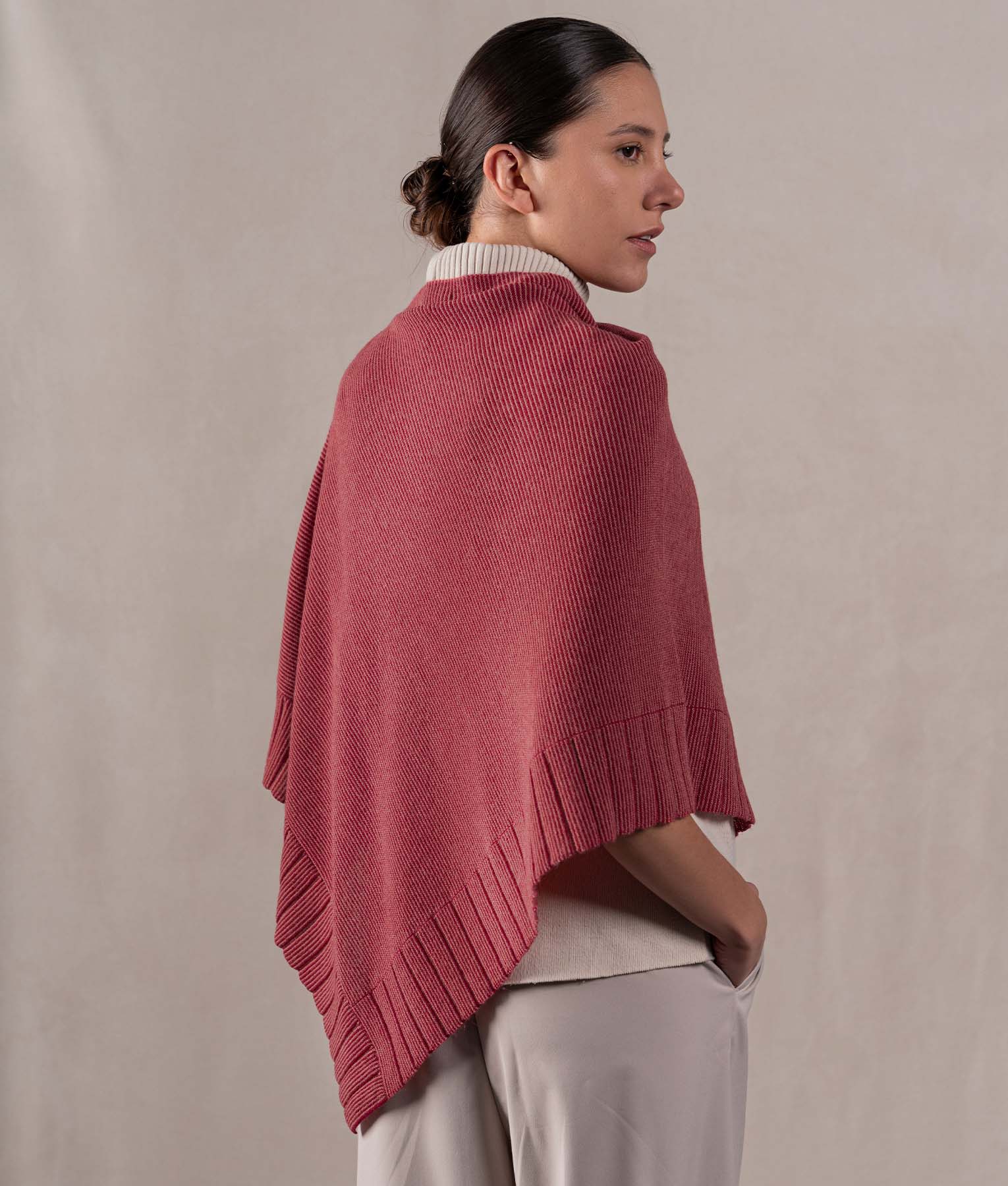 Poncho Verbena - Rojo Vino Claro