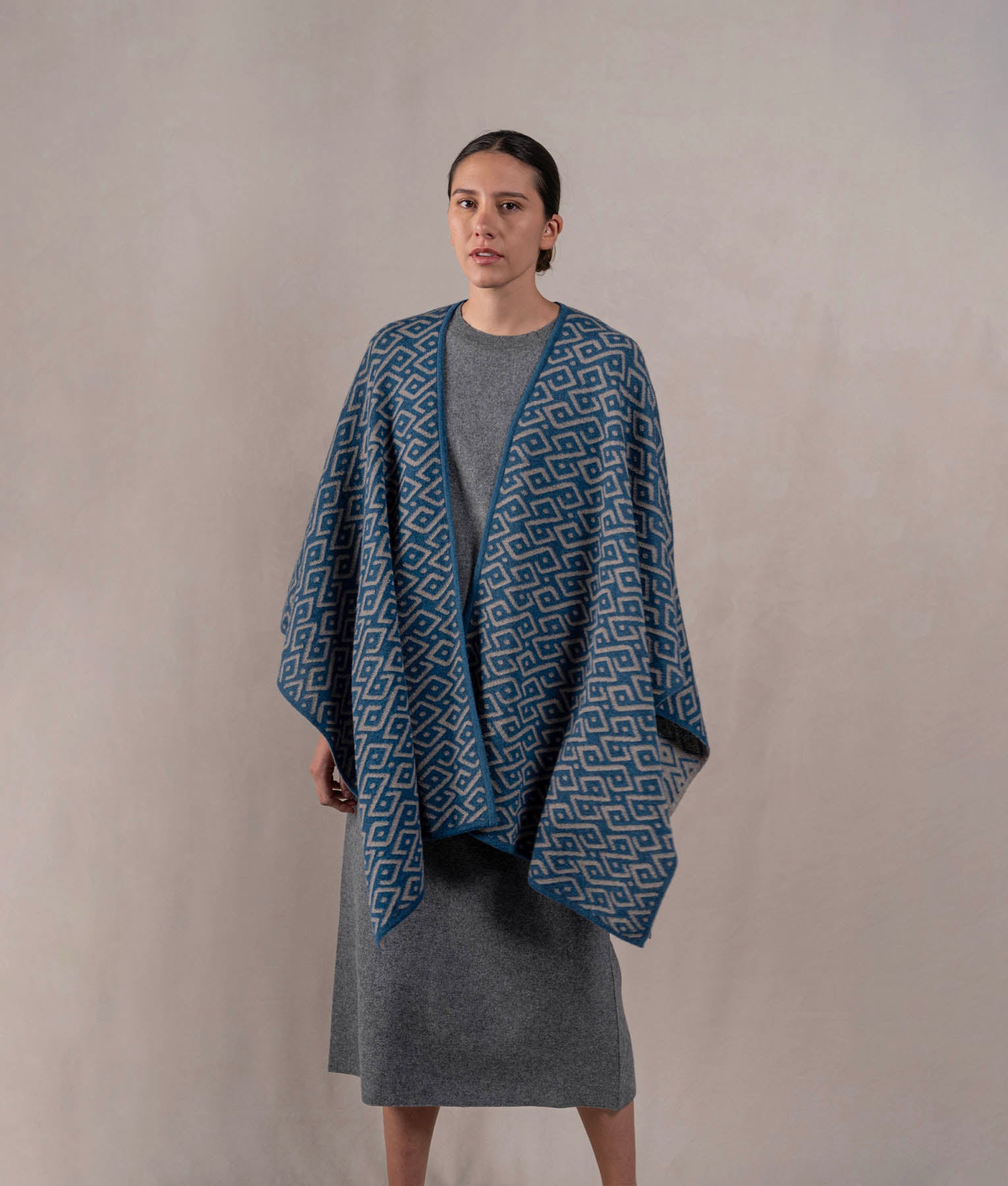 Capa Gala - Azul Petróleo Y Gris Claro