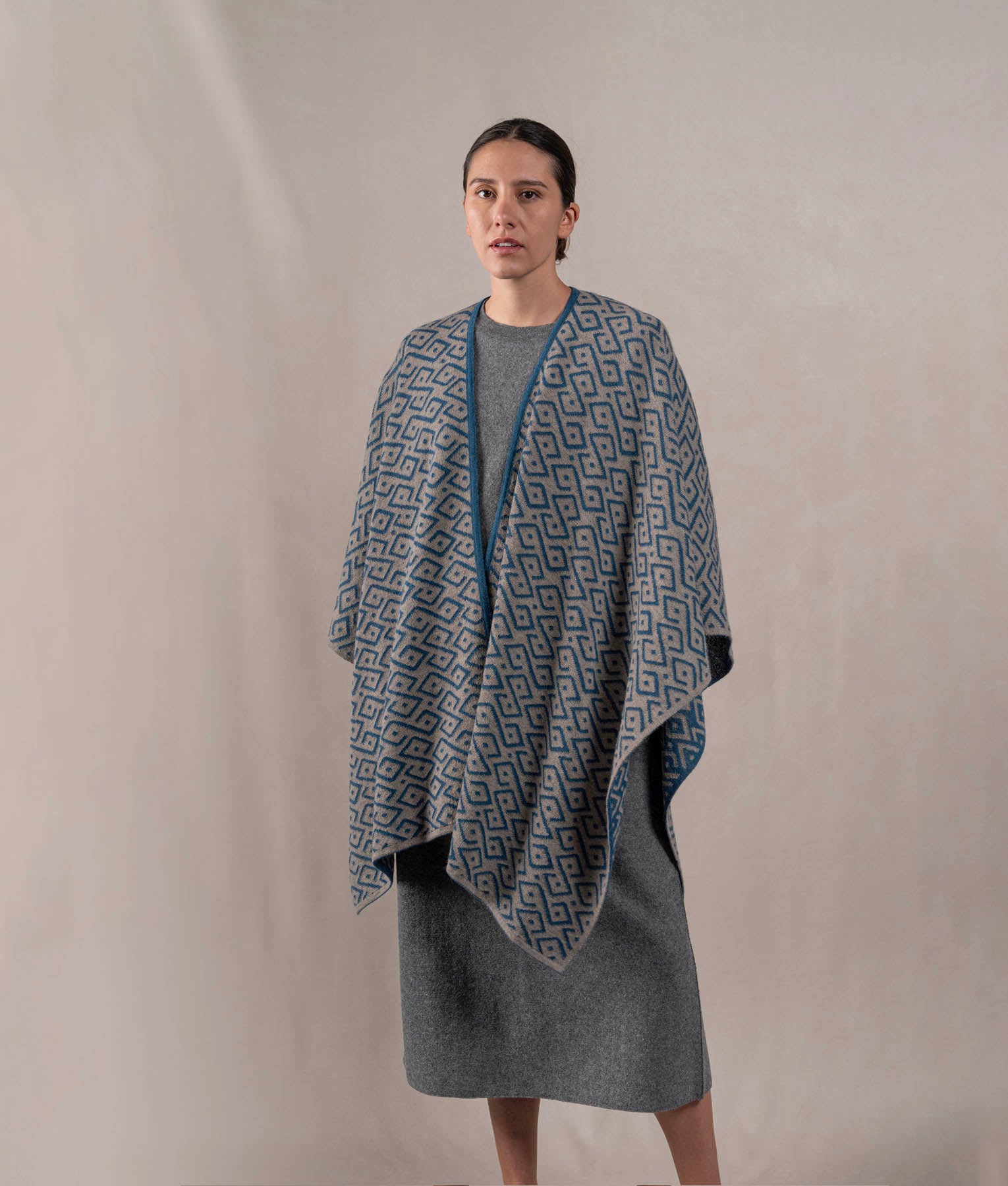 Capa Gala - Azul Petróleo Y Gris Claro