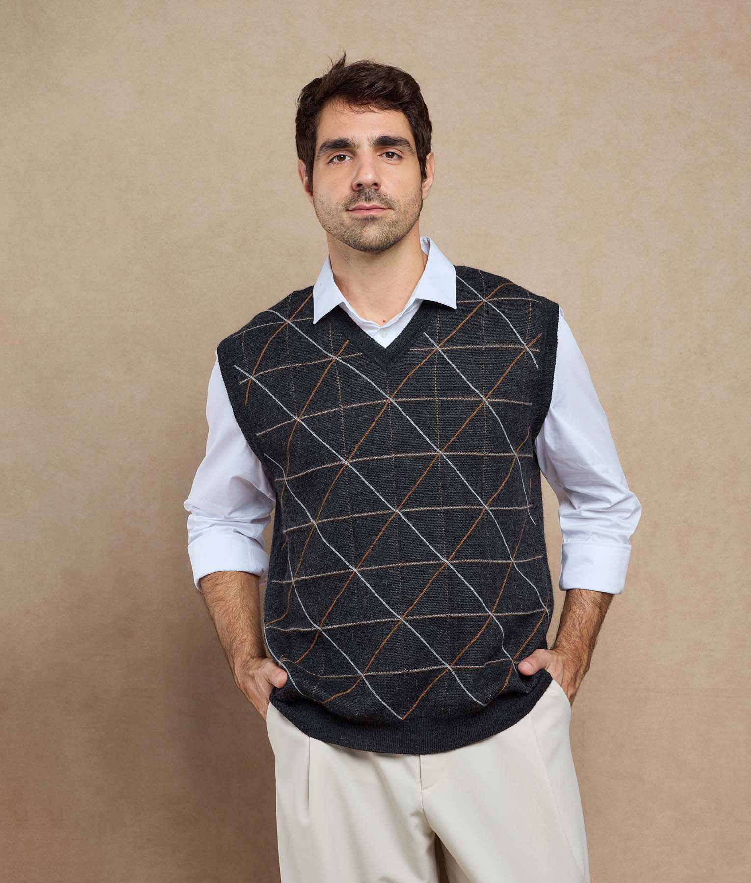 Chaleco Bordado Cuello V