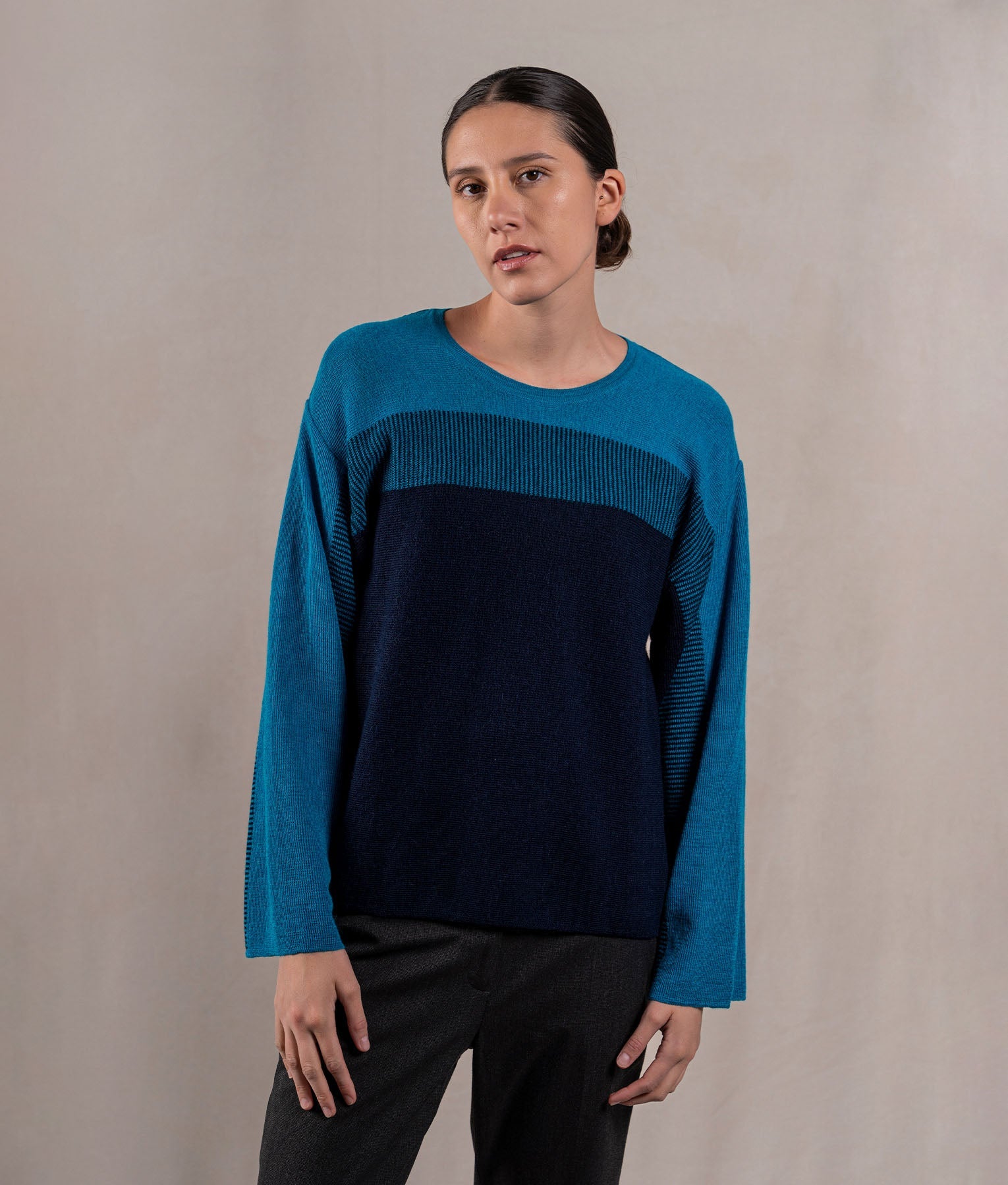 Chompa Easy Fit Suelta - Azul Petróleo Y Azul Noche